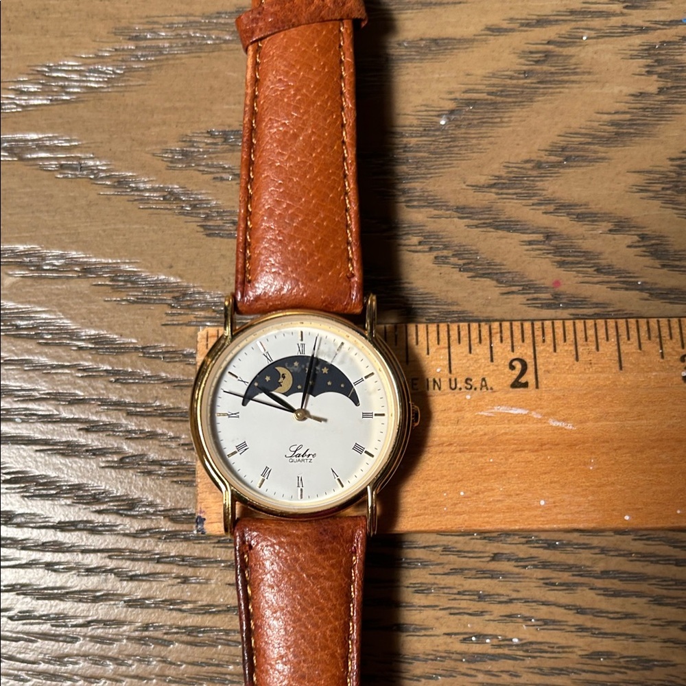 Vintage LABRE Quartz Moon Phase Gold Tone Watch - Picture 7 of 9